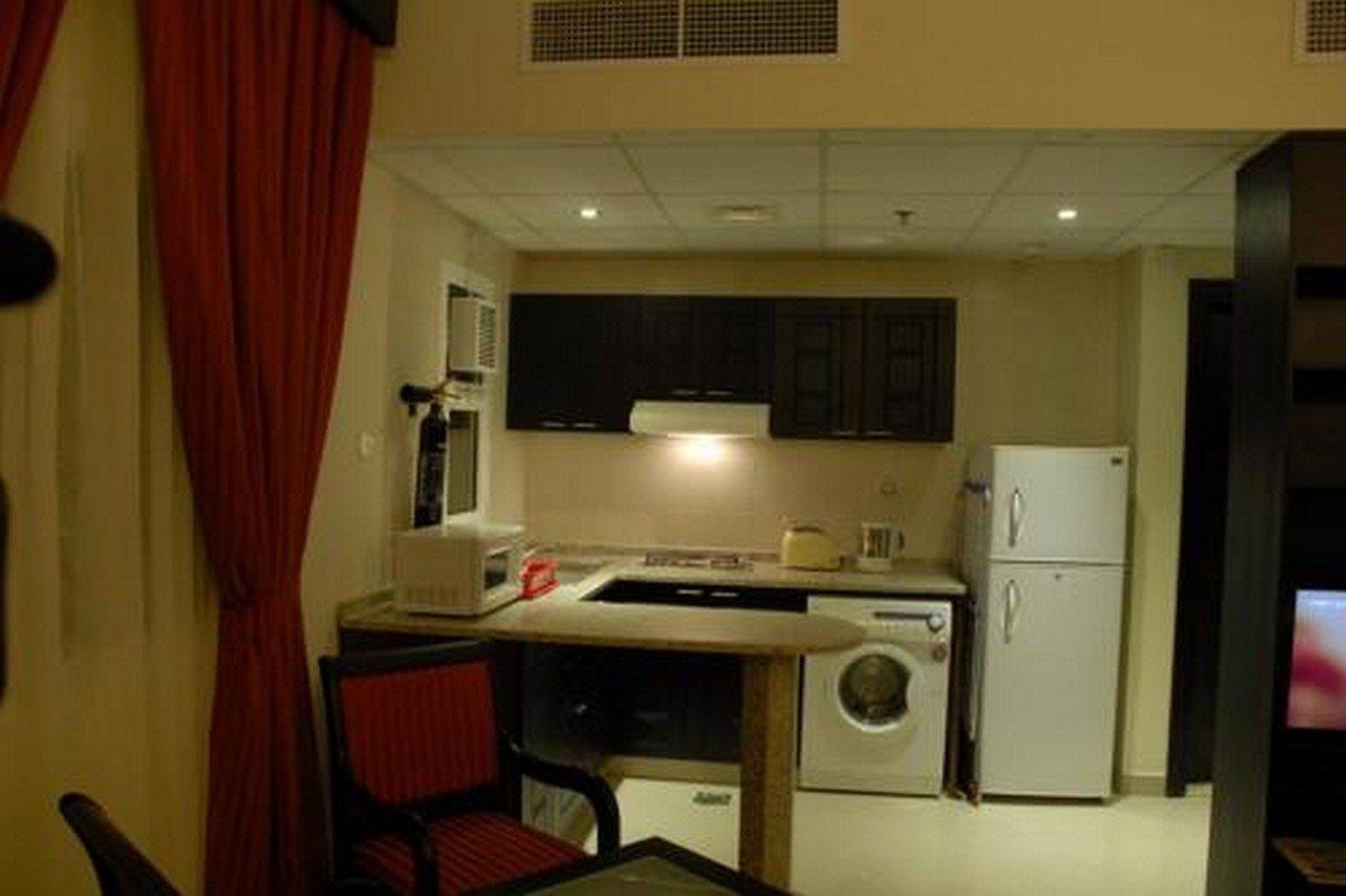 Al Hayat Hotel Suites Шарджа Экстерьер фото