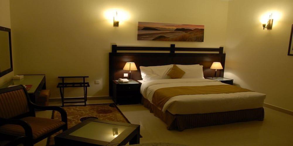 Al Hayat Hotel Suites Шарджа Экстерьер фото