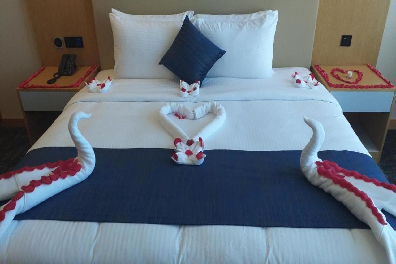 Al Hayat Hotel Suites Шарджа Экстерьер фото