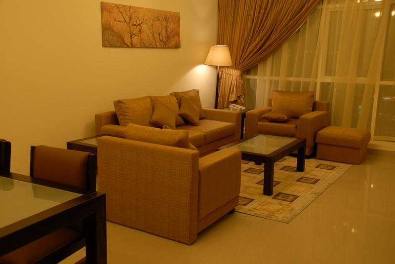 Al Hayat Hotel Suites Шарджа Экстерьер фото
